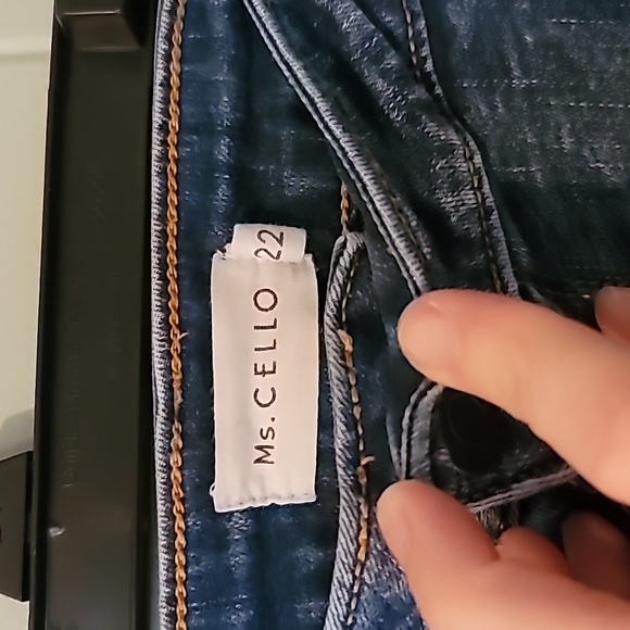 MS. CELLO Distressed jeans size 22 - Picture 5 of 9